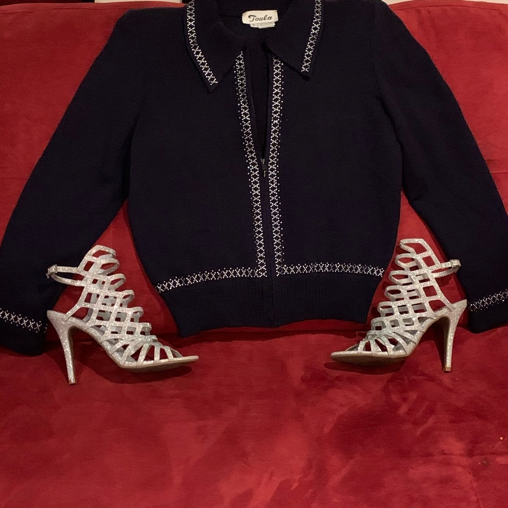 Eye-catching Sequined Navy Sweater